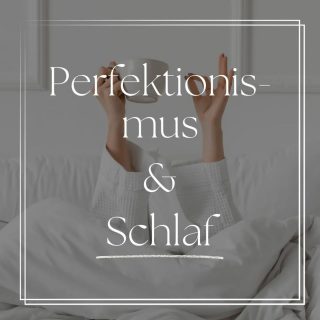 ✨ Perfektionismus & Schlaf – warum Perfektionisten schlechter schlafen  Du willst eigentlich nur schlafen – 
aber dein Kopf denkt weiter.
„War das heute gut genug?“
„Hab ich was übersehen?“
„Morgen mach ich’s besser.“  Das Problem: Dein Gehirn kennt kein „Feierabend“,
wenn du innerlich immer auf Leistung eingestellt bist.  👉 Der Wunsch, alles richtig zu machen,
hält dein Nervensystem im Alarmzustand.  Cortisol bleibt hoch, dein Herzschlag leicht erhöht –
und selbst im Bett bleibst du im Funktionsmodus.  💤 Schlaf braucht aber das Gegenteil von Kontrolle:
Sicherheit, Vertrauen, Loslassen.  🌿 Tipp für heute Abend:
Beobachte, wann du gedanklich anfängst zu „optimieren“.  Und sag dir innerlich:
„Ich darf unperfekt ins Bett gehen –
mein Wert hängt nicht an meiner Leistung.“  💬 Kennst du das Gedankenkarussell vor dem Einschlafen?  Schreib’s in die Kommentare – du bist nicht allein damit. 🌙  ✨ Morgen zeige ich dir im neuen Reel,
warum dein Kopf nachts nicht abschaltet –
und wie du ihn liebevoll beruhigst.  -----  #perfektionismus #achtsamkeit #nervensystemberuhigen #innererfrieden #selbstmitgefühl #gedankenkarussell #achtsamleben #schlafprobleme #feelgoodacademy #loslassenlernen #selbstfürsorge